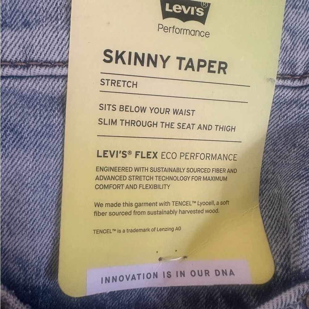 NWT Men’s Levi’s Skinny Taper‎ Paint Splatter Jeans 32 x 32